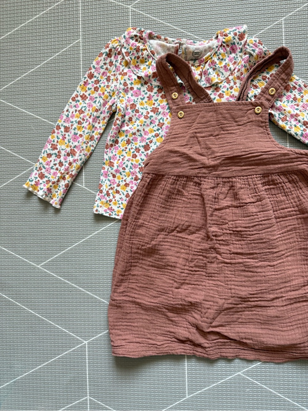 H&M|Baby girl/toddler boho set,Floral ribbed Peterpan Top & gauzy Pinafore Dress